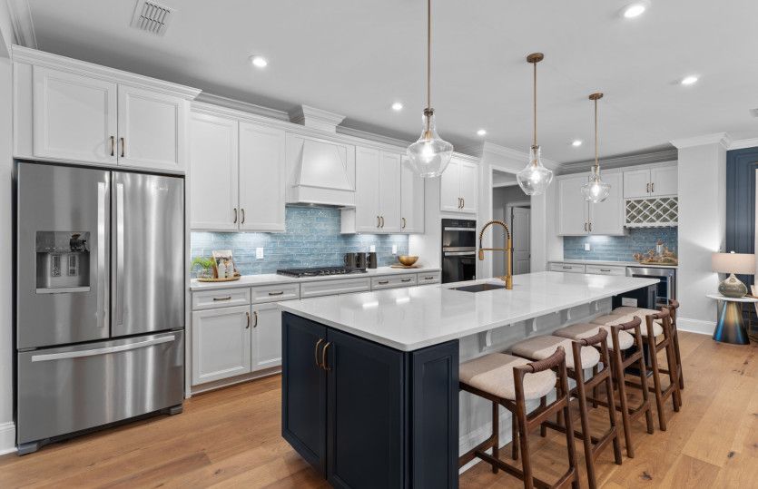 Large Kitchen to Make Meal Prep and Cooking a Breeze
