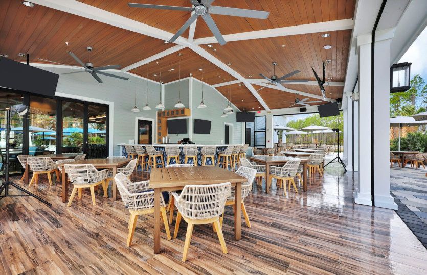 Outdoor Bar & Grill