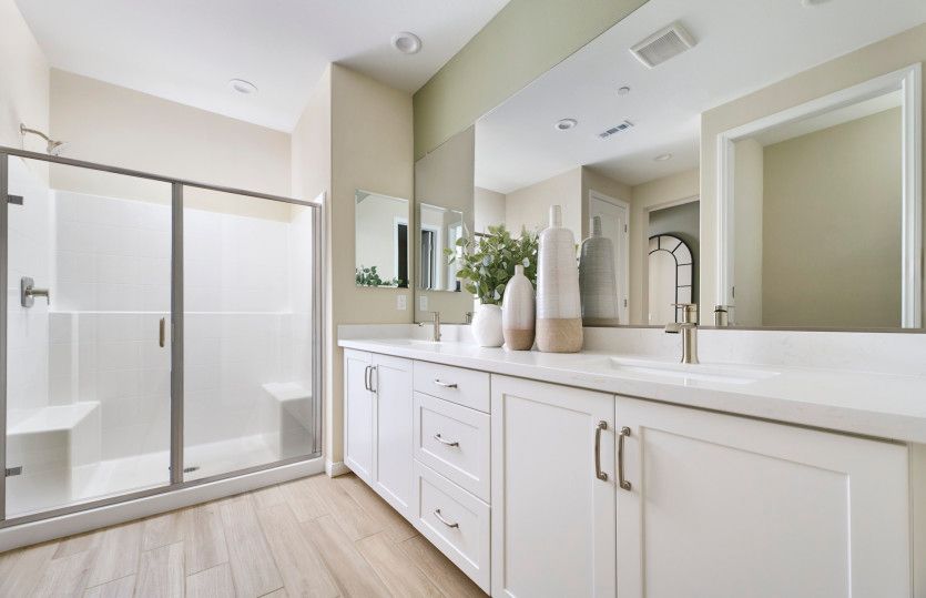 Maggio Owner's Bathroom