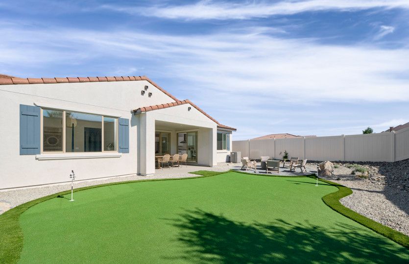 Maggio Model Backyard