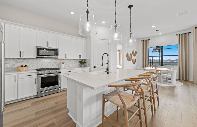 Gourmet kitchen in new homes for sale in Lakewood Ranch
