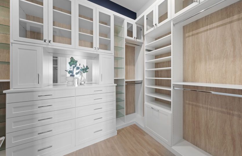 Owner's closet with built-in option
