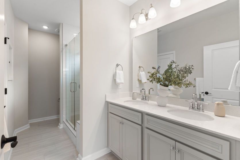 Owner's Bathroom Connected to Bedroom - Model Representation
