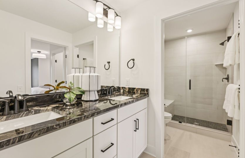 Hall Bath for Secondary Bedrooms