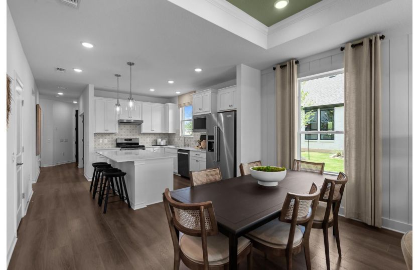 Kitchen & Dining Area