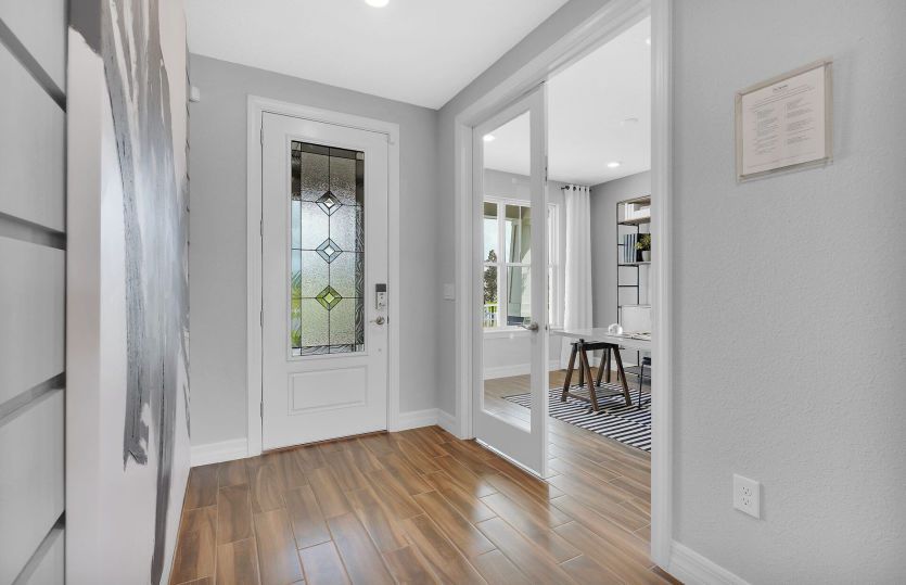 Mainstay Grand | Foyer