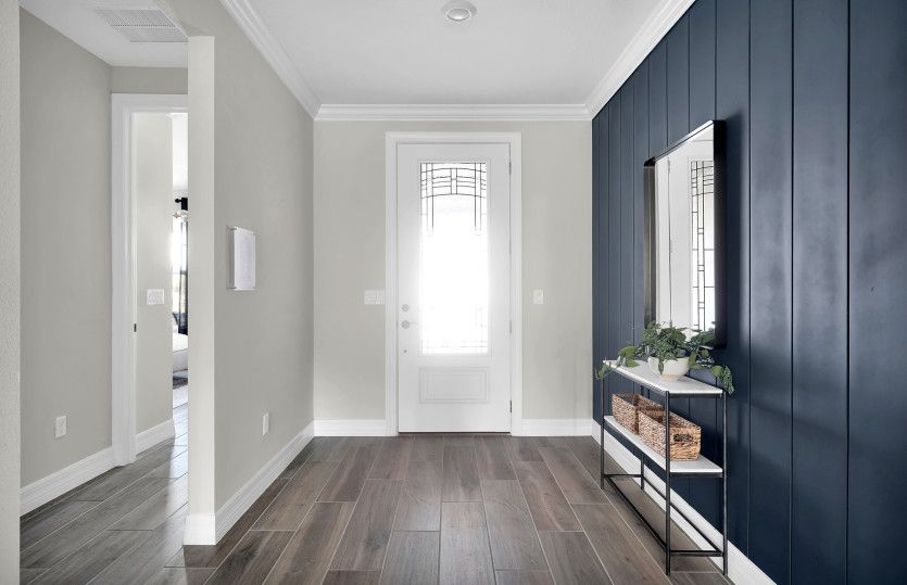 Renown | Foyer