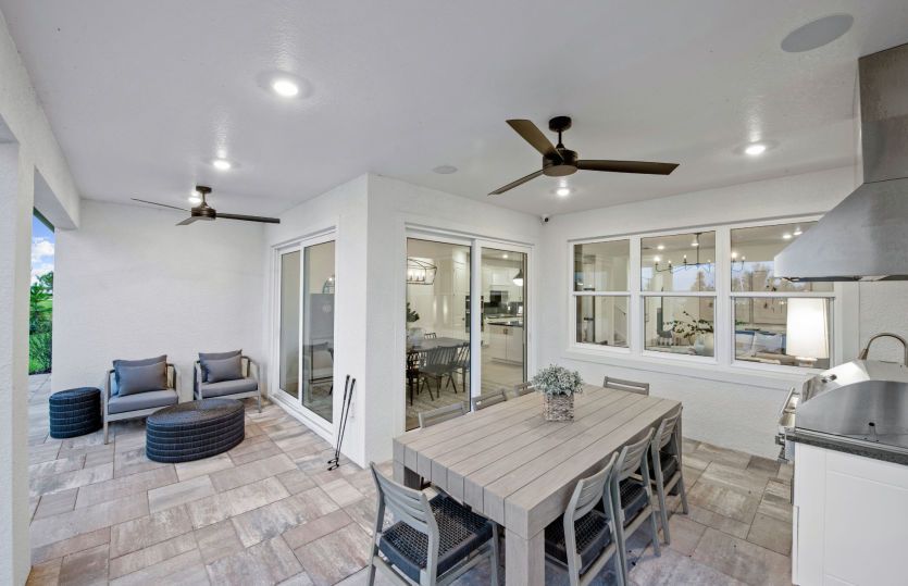 Spacious Covered Lanai