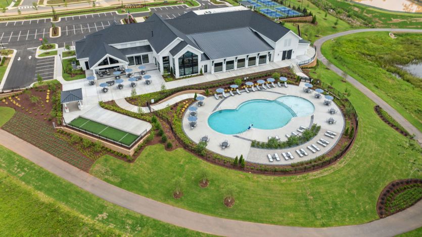 Lakeview Manor - Are you Ready for an Amazing Lifestyle!