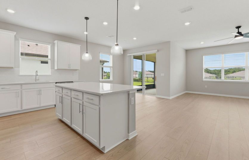 Center Island w/Storage