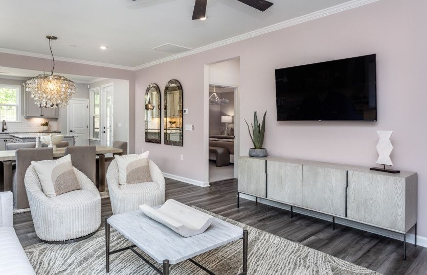 Open-Concept Creates a Luxurious Feel