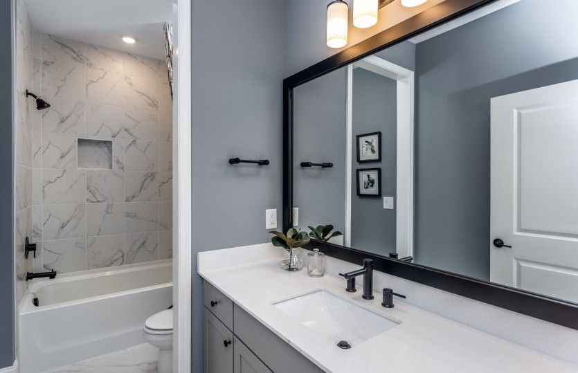 Guest Bathroom with Bathtub