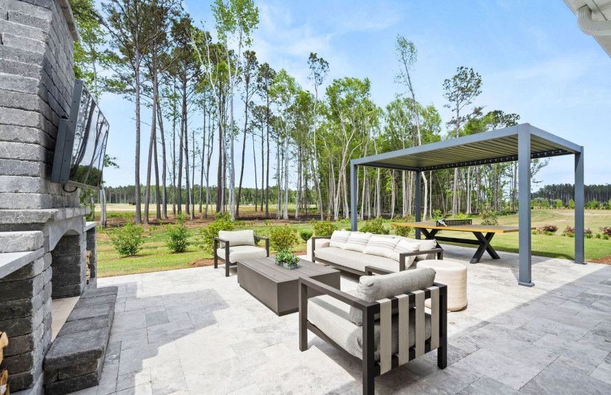Renown Model Outdoor Living