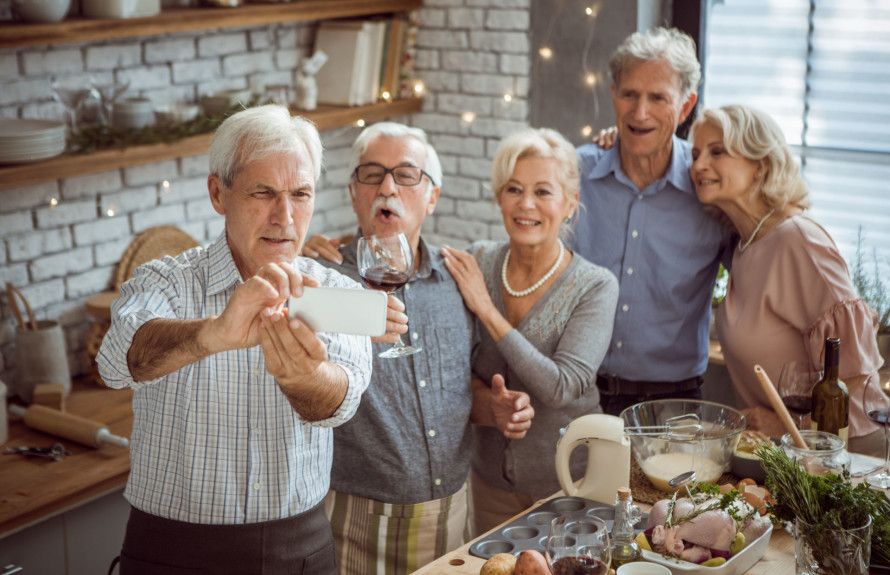 Dining Together, Living Better