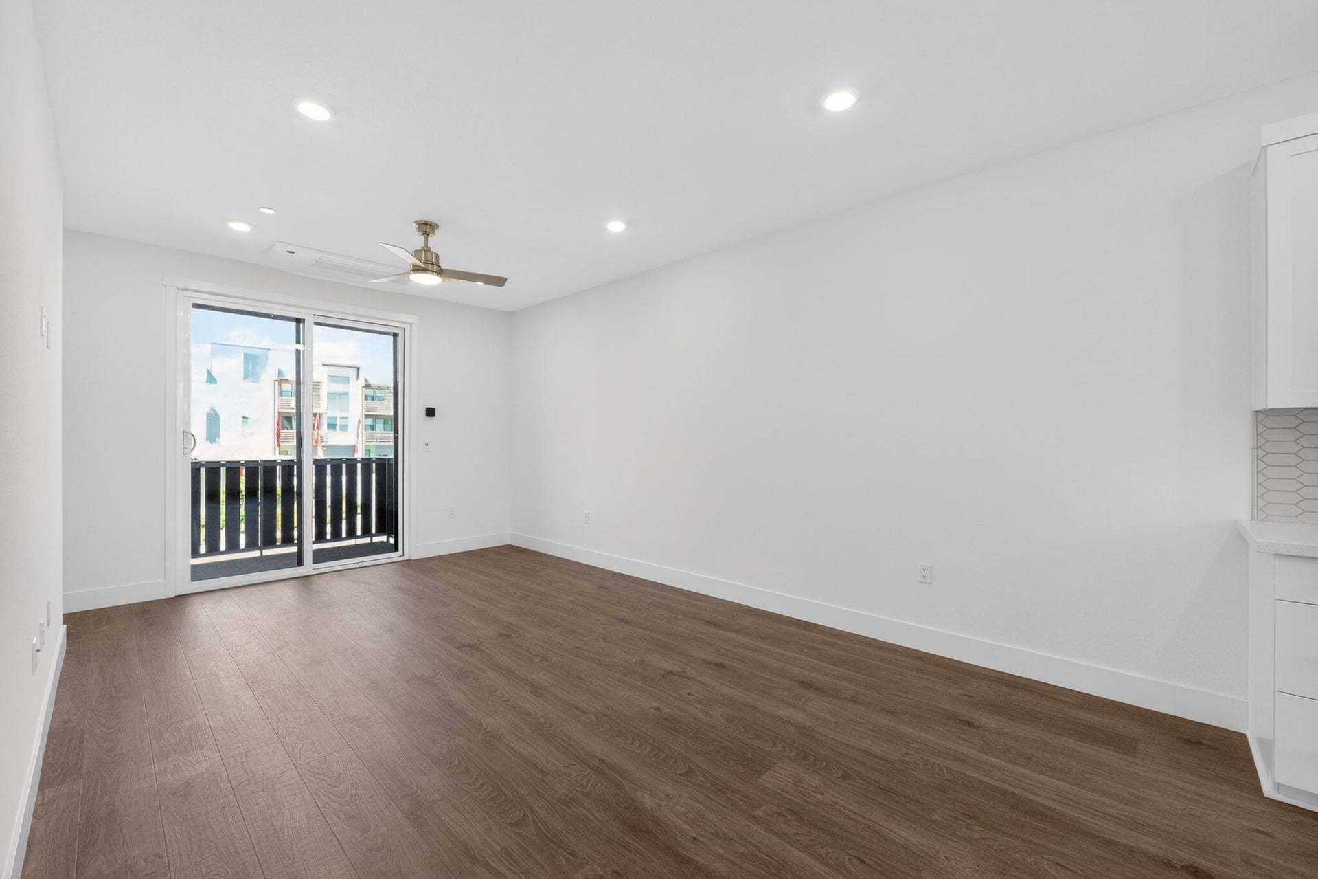 TH1 | Living Room