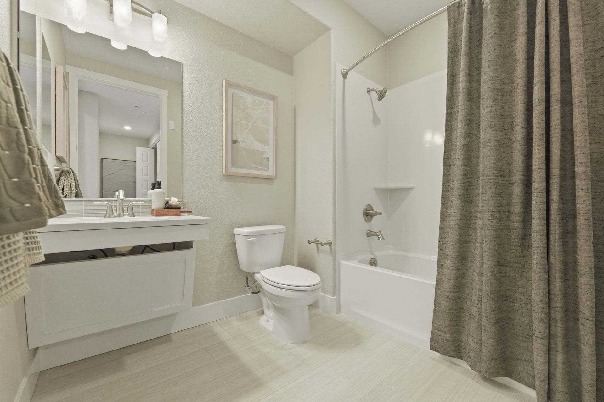 Residence 2 | Bath 2