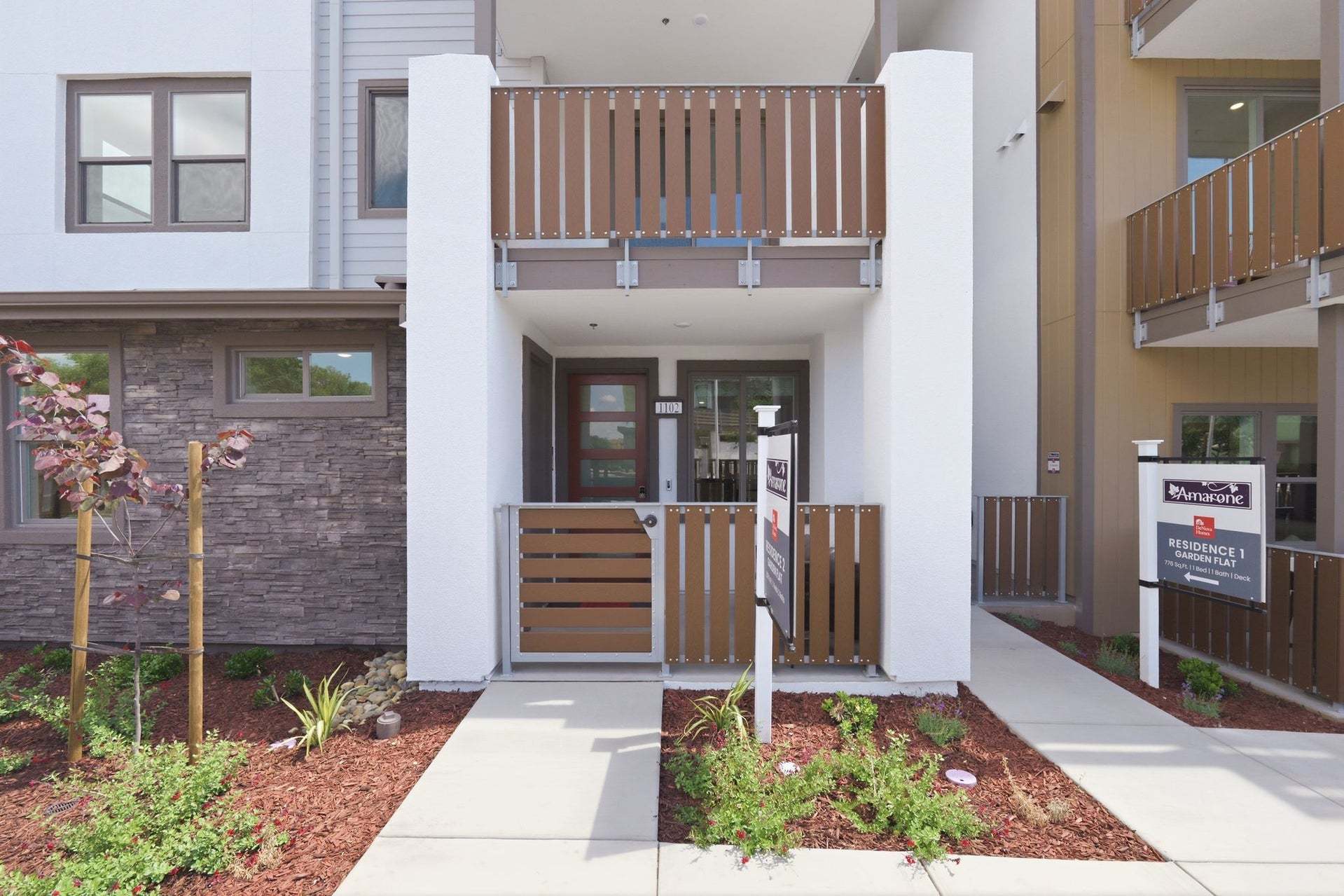 Residence 2 | Entrance