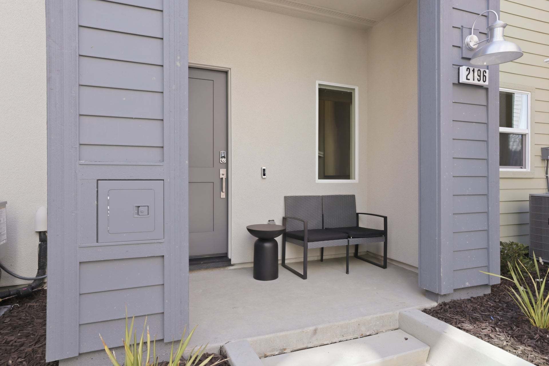 Row Tohomes Residence 4 | Entrance