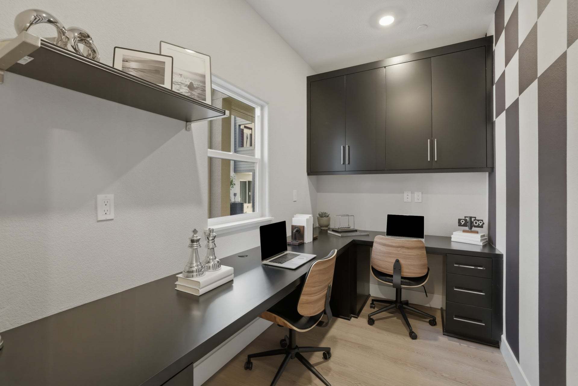 Row Tohomes Residence 4 | Home Office