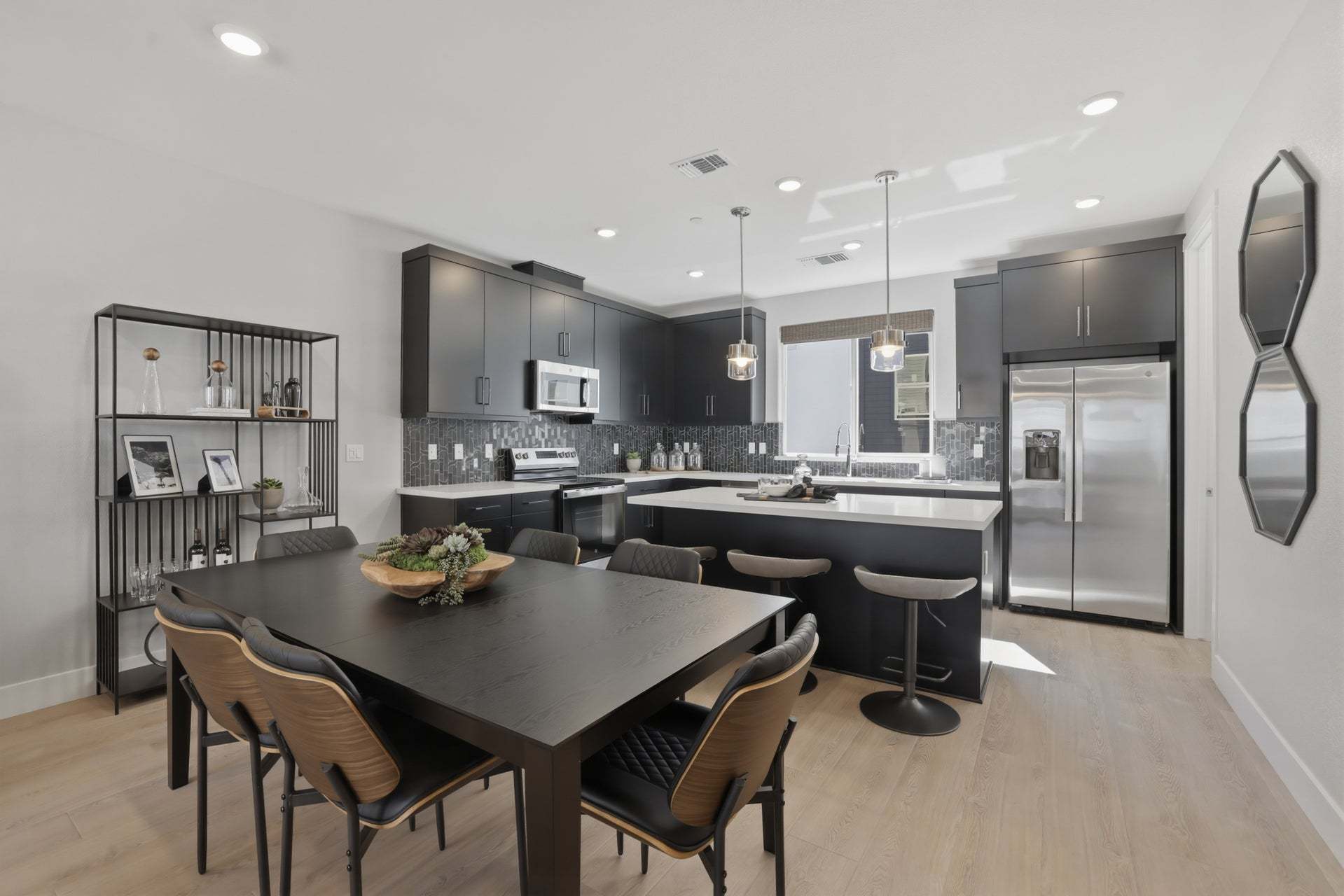 Row Tohomes Residence 4 | Dining