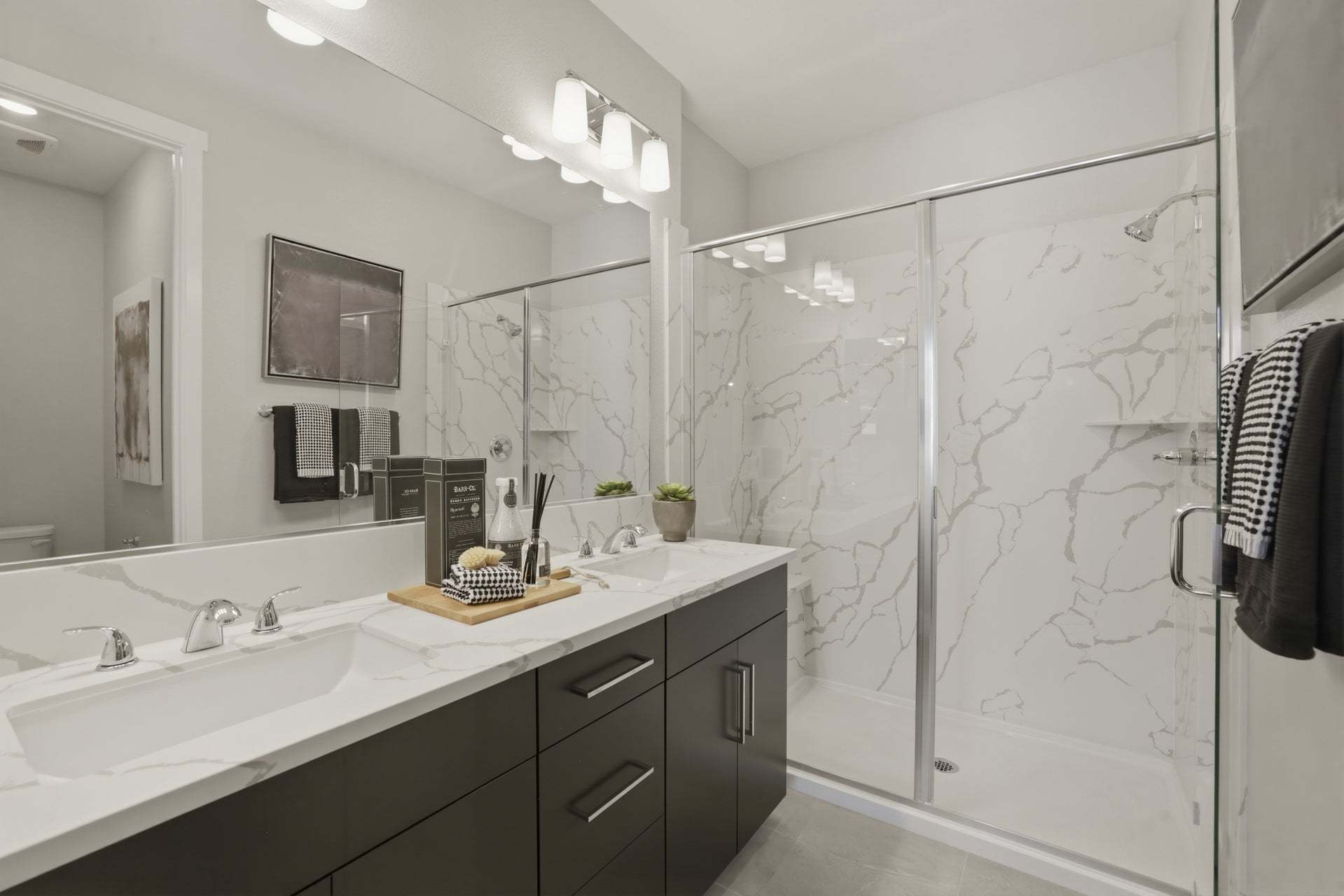 Row Tohomes Residence 4 | Owner's Bath