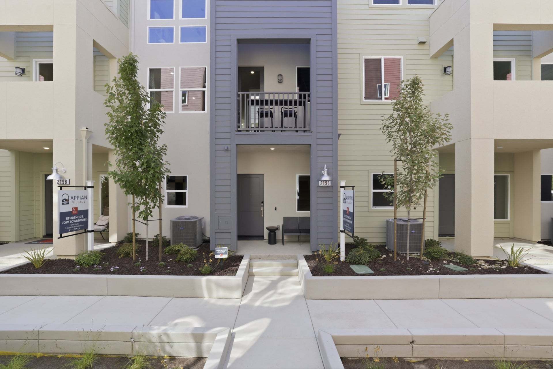 Row Tohomes Residence 4 | Exterior