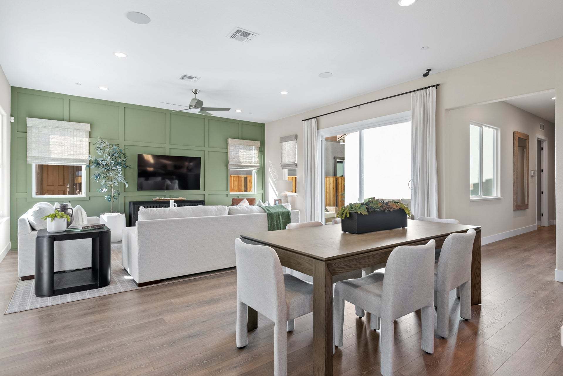 Greenway Residence 2 - Dining