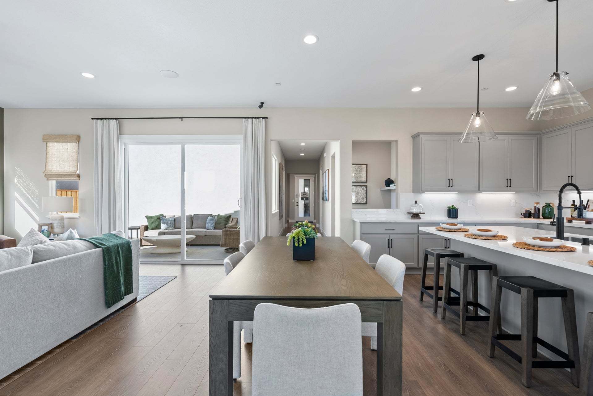 Greenway Residence 2 - Dining