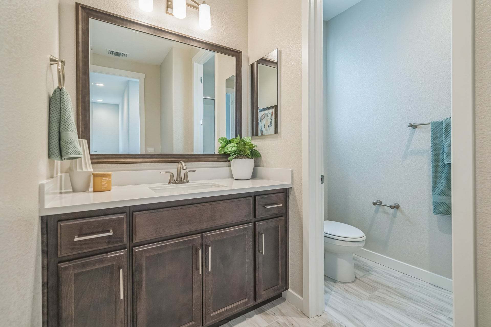 Residence 7 | Bath 2