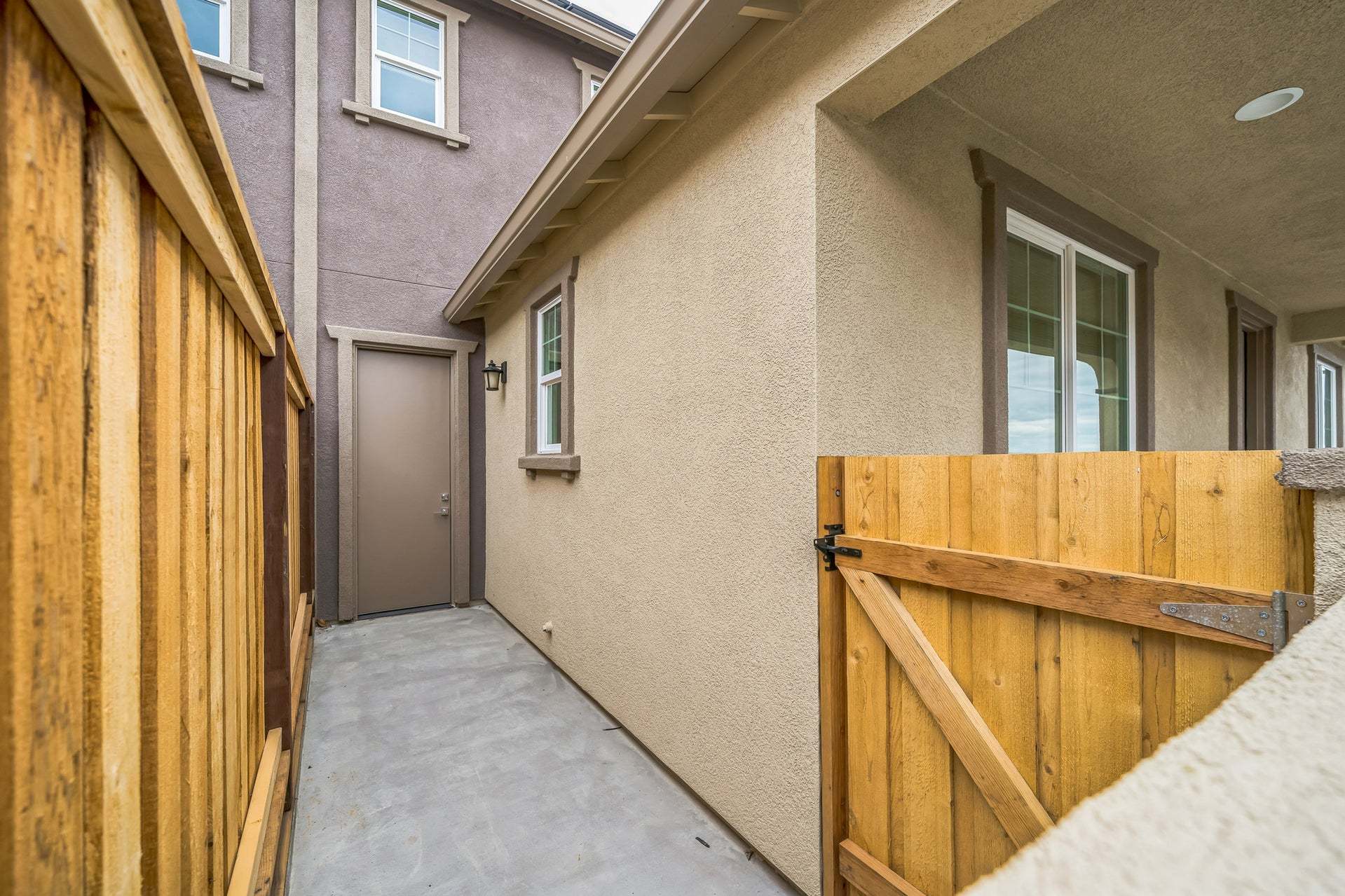 Residence 7 | Side Yard