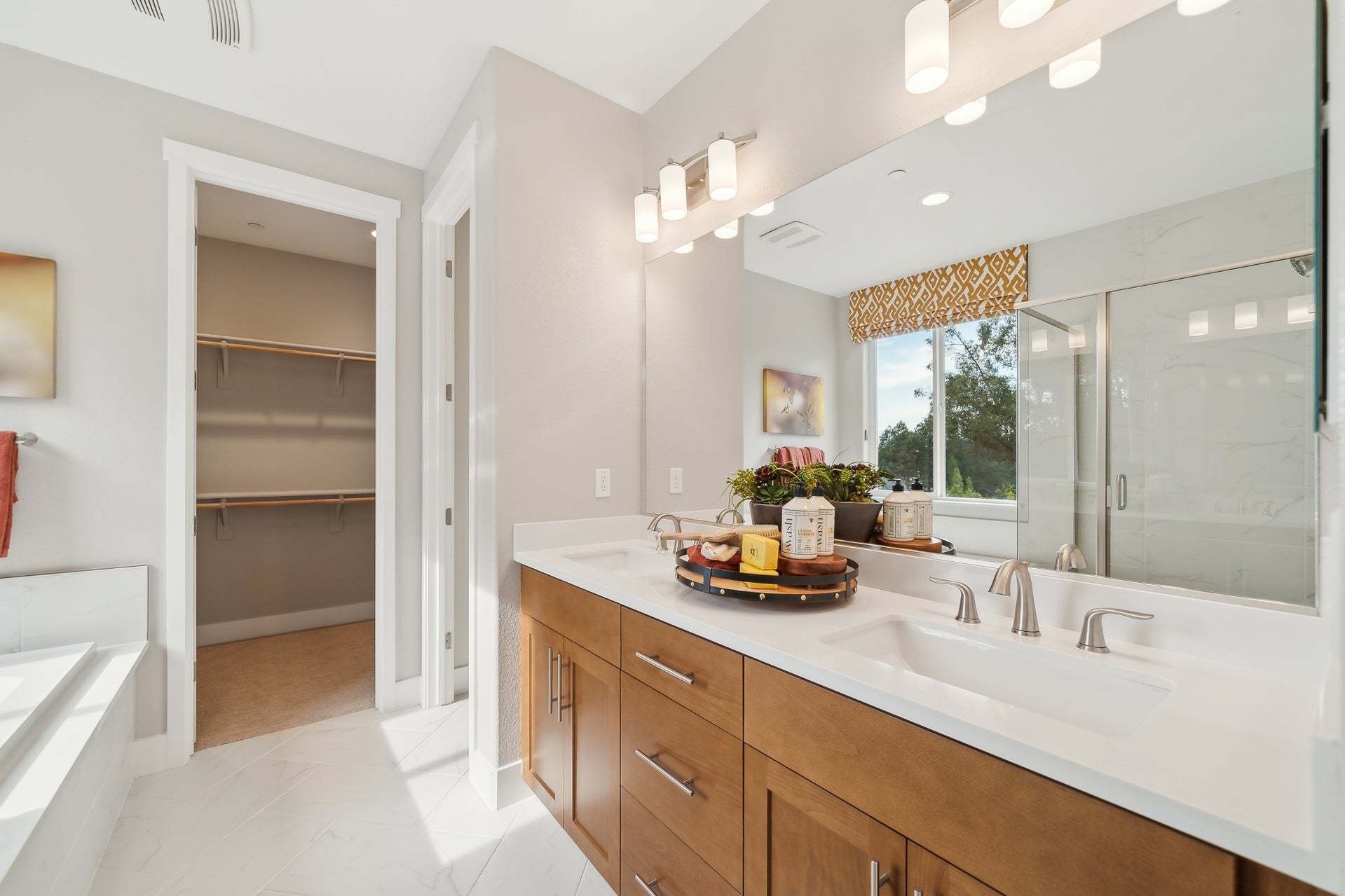 Residence 2 | Owner's Bath