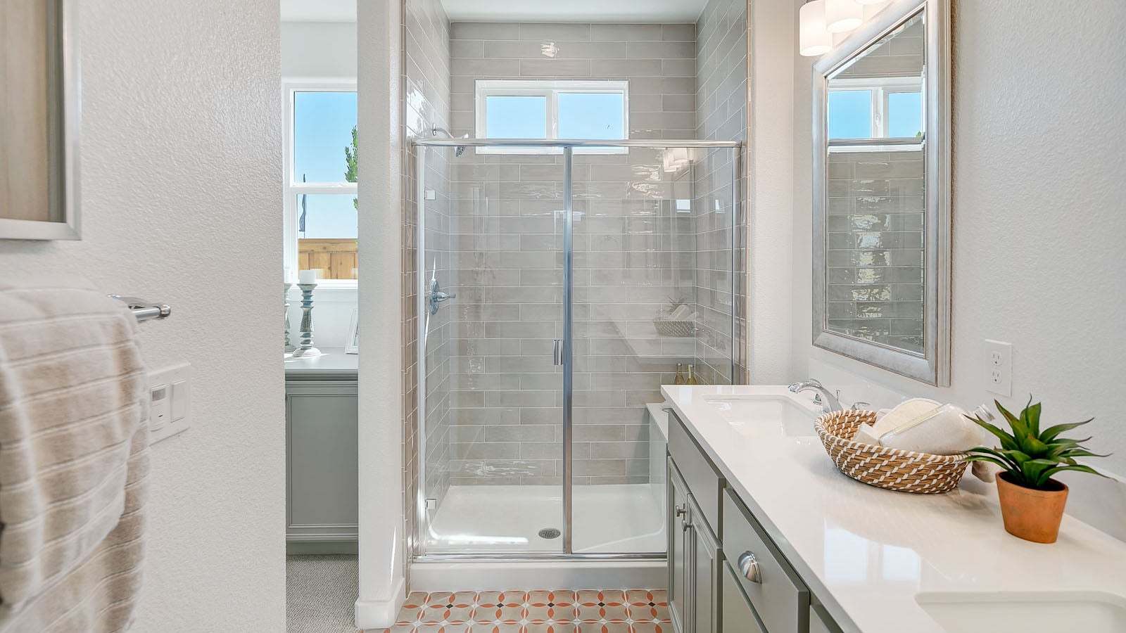 Residence 1 Model Owner's Bath