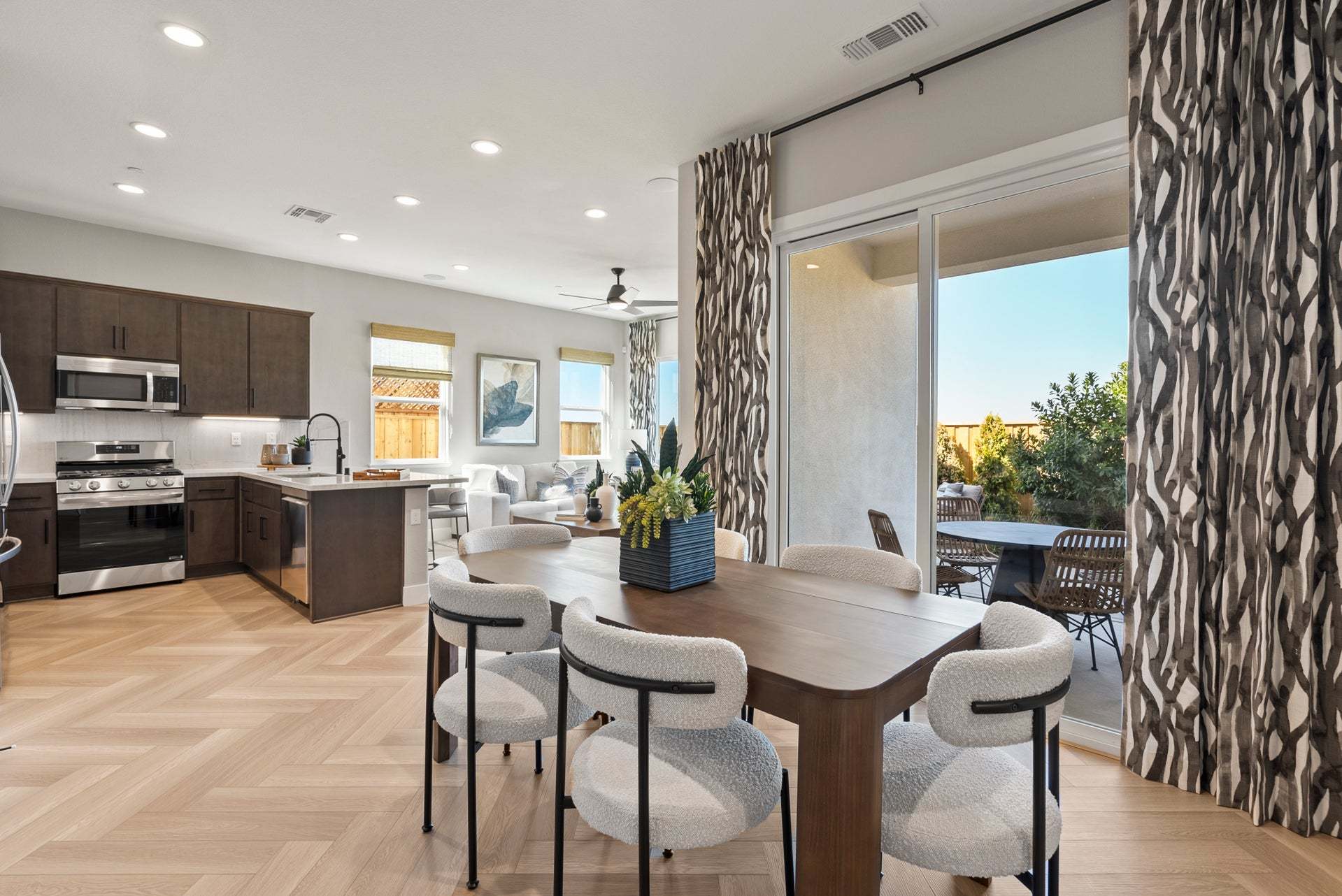 Bungalows Residence 1 - Dining