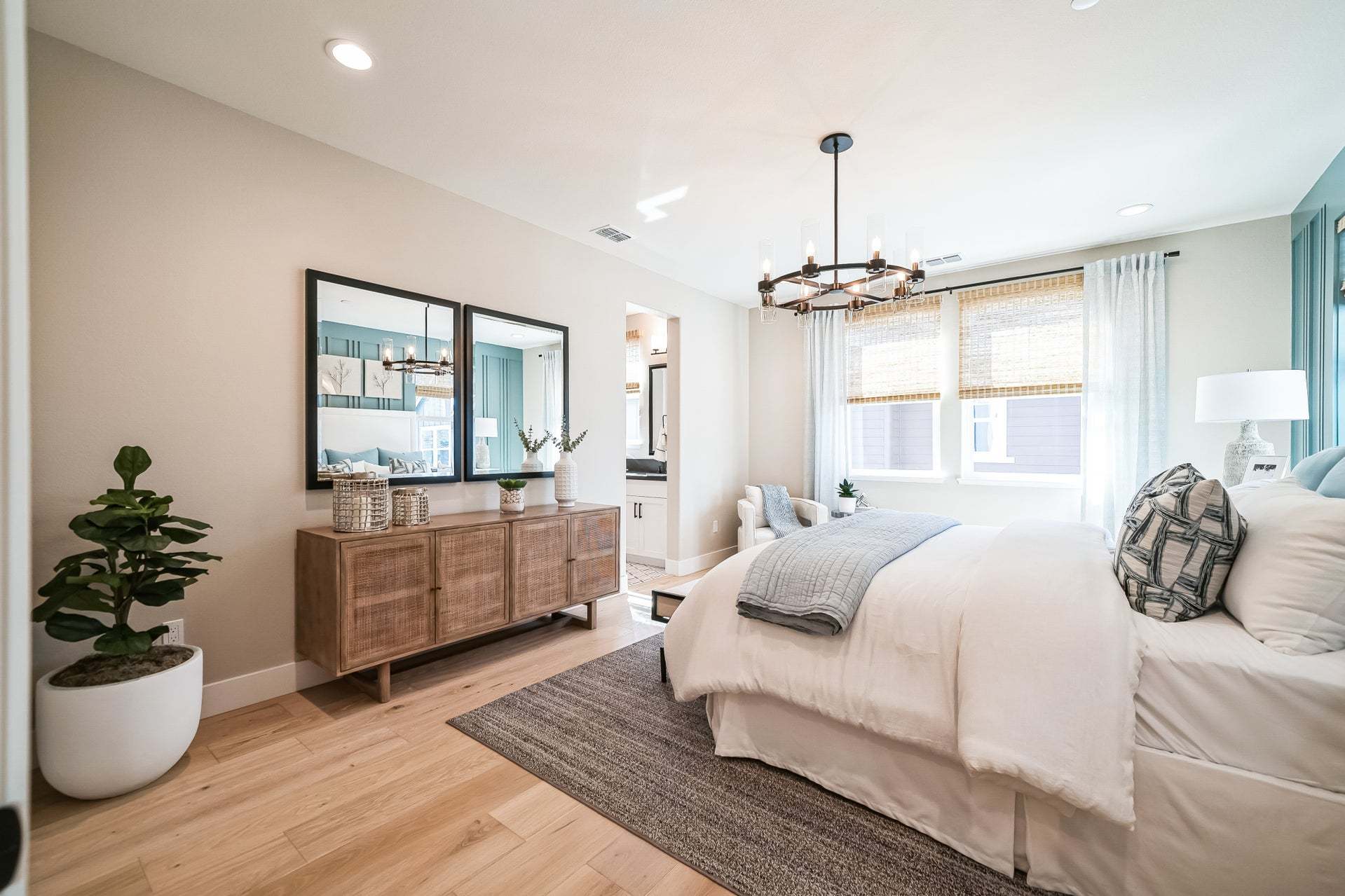 Residence 3 | Owner's Bed