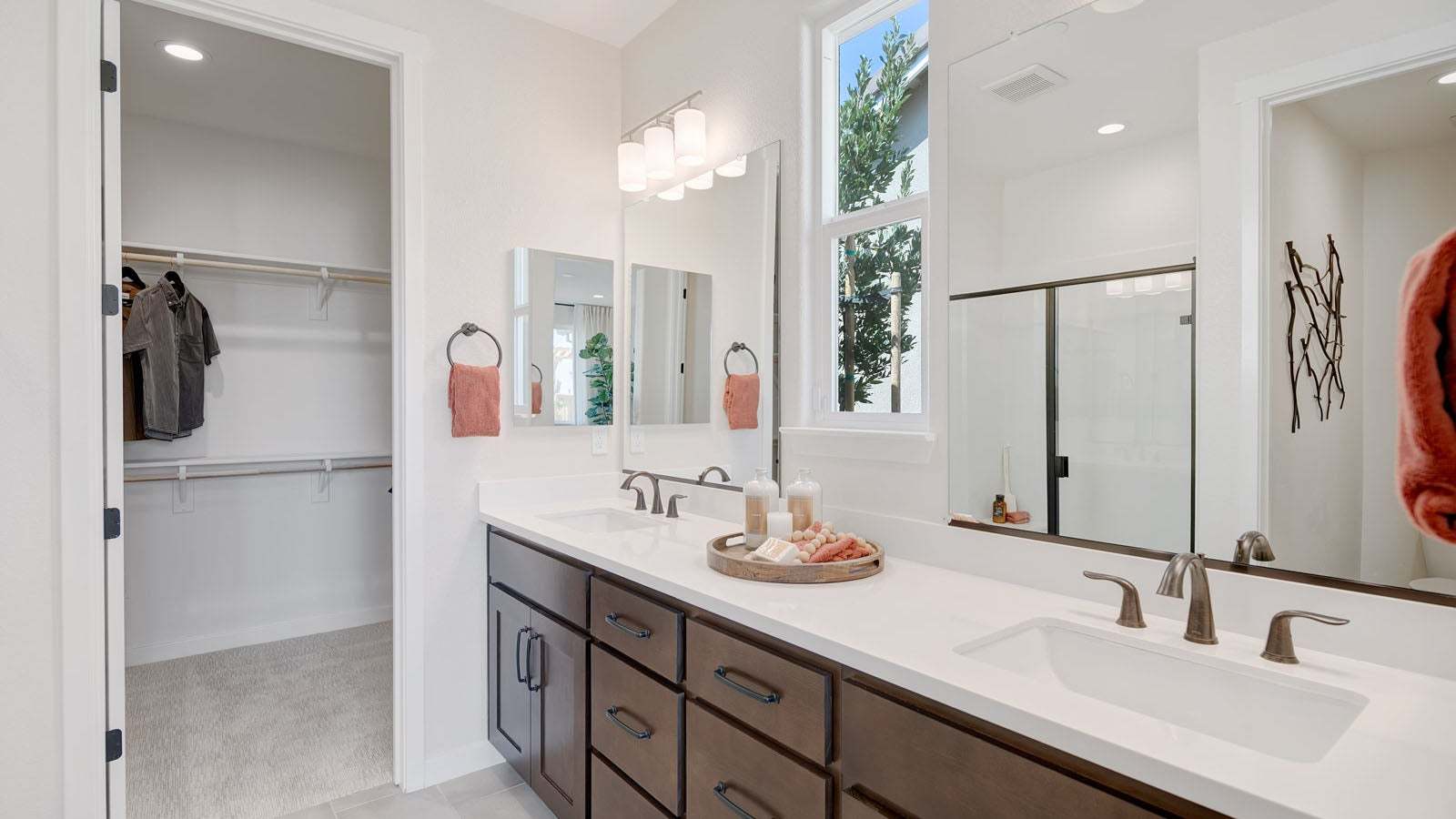Residence 2 Model Owner's Bath