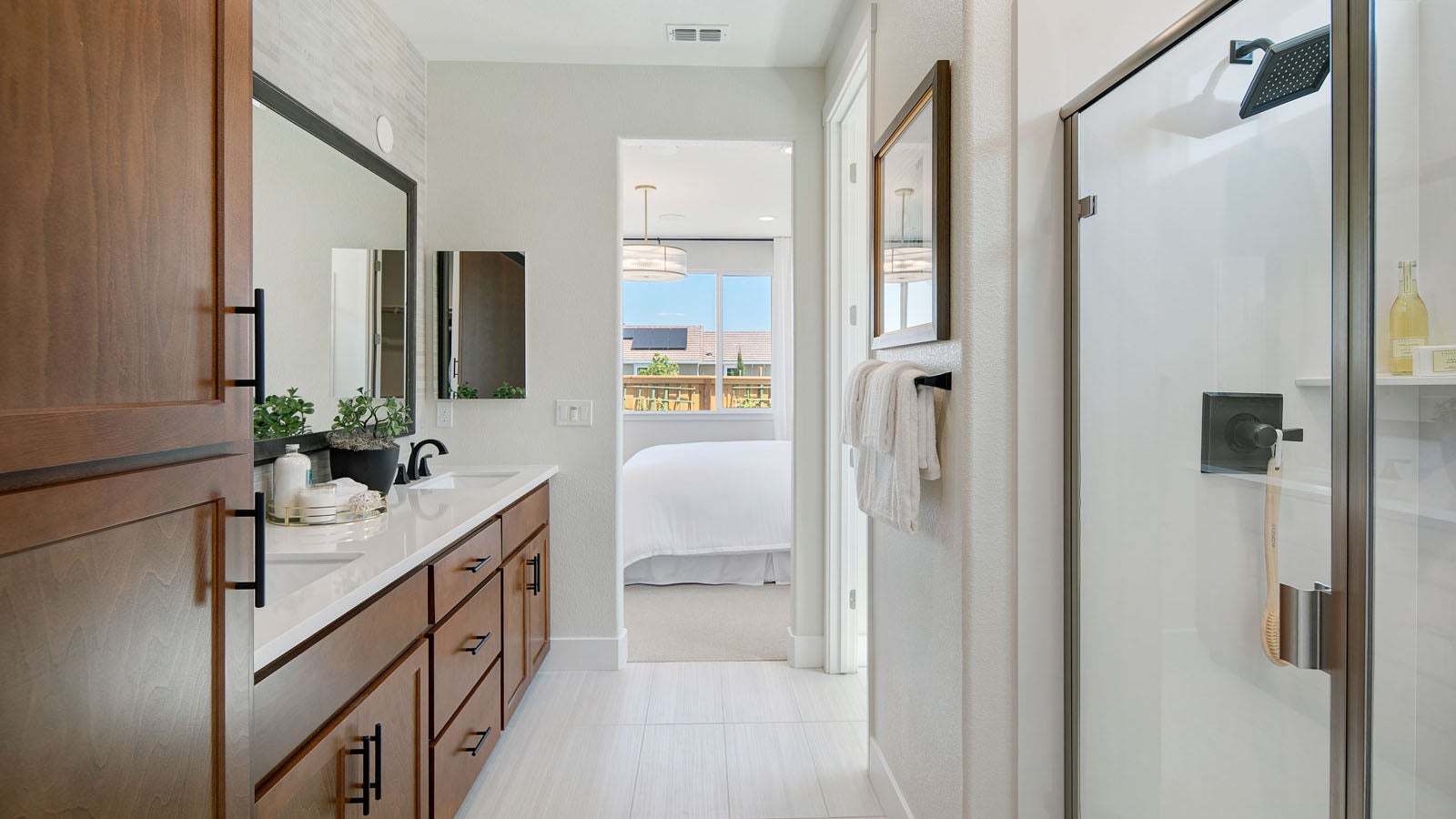 Residence 3 Model Owner's Bath