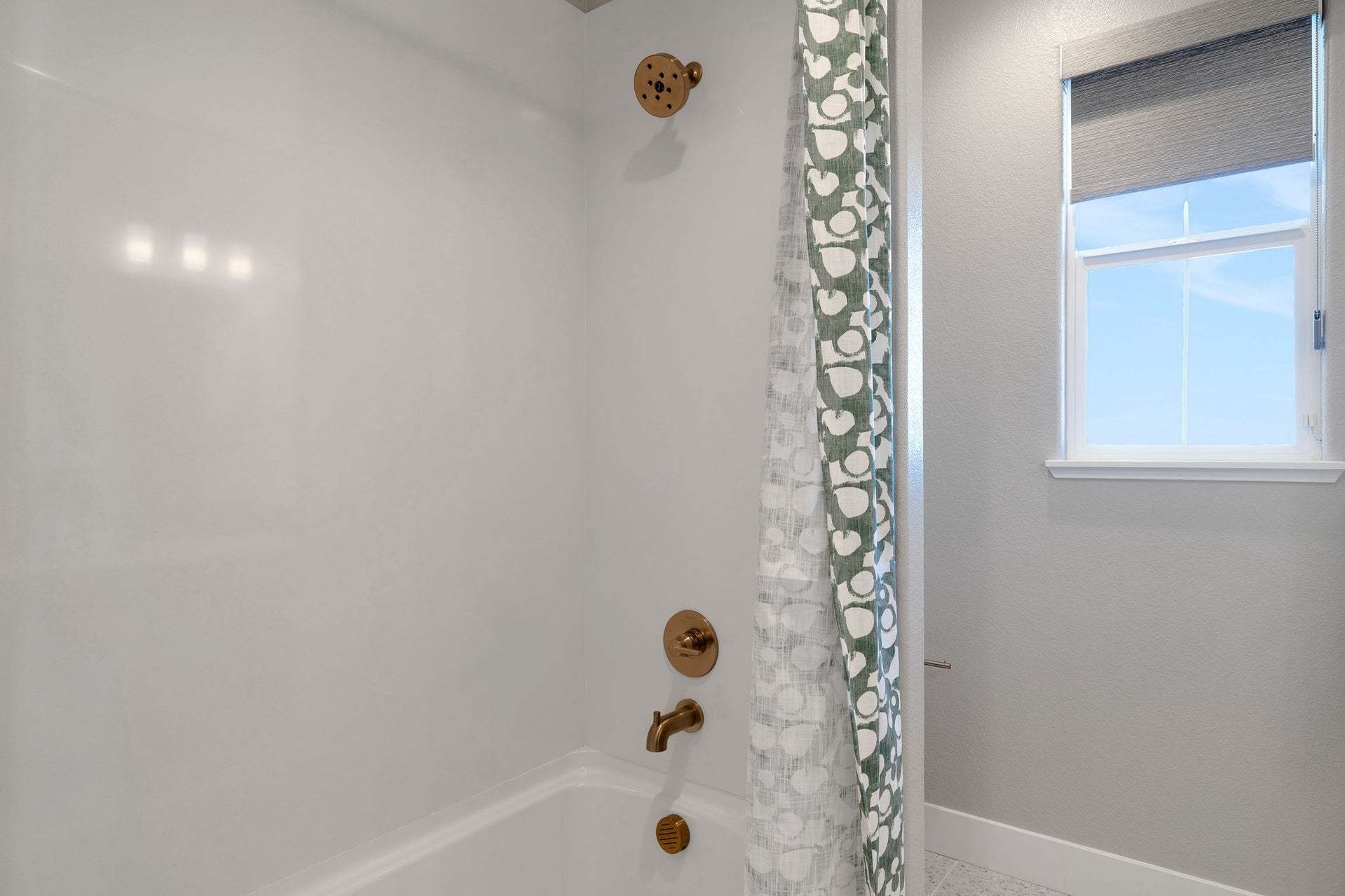 Residence 2 | Bath 2