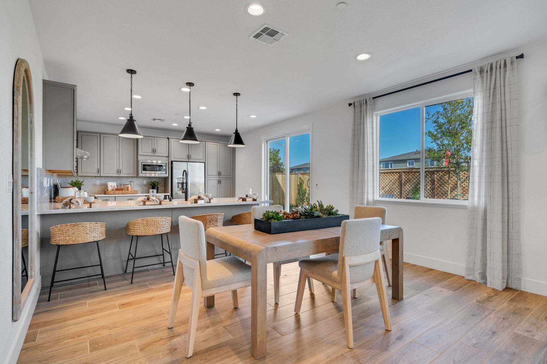 Residence 3 | Kitchen/Dining