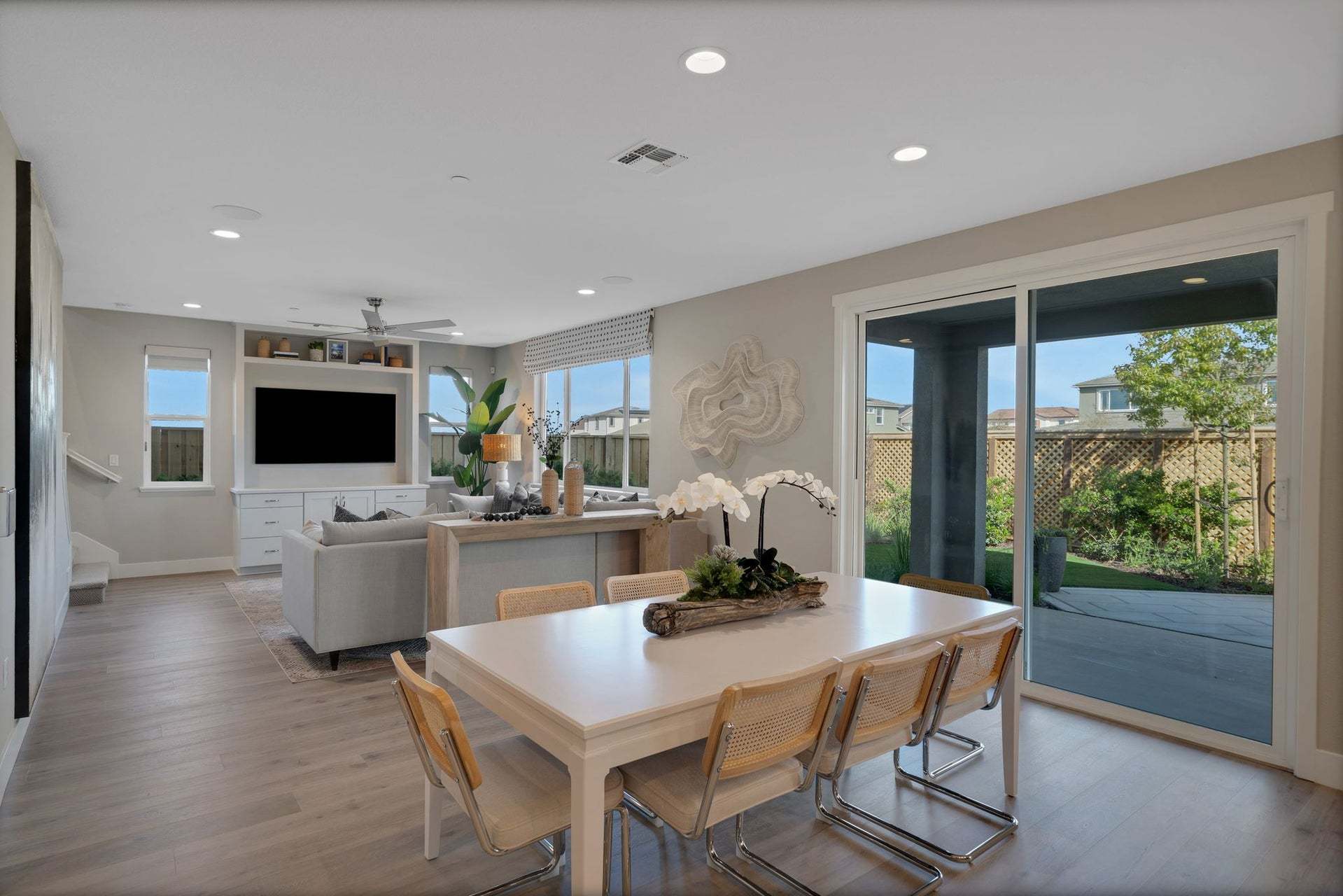 Residence 4 | Dining