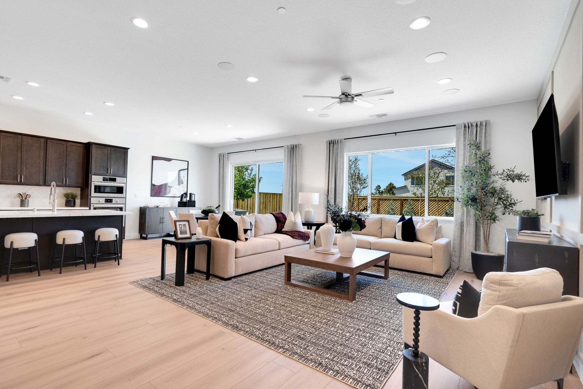 Residence 8 | Living