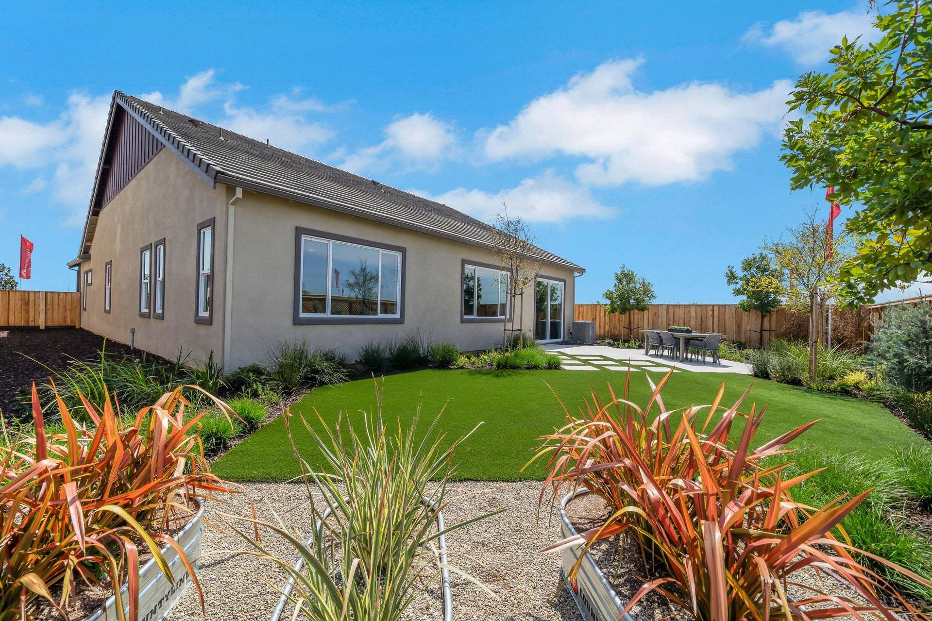 Residence 8 | Backyard