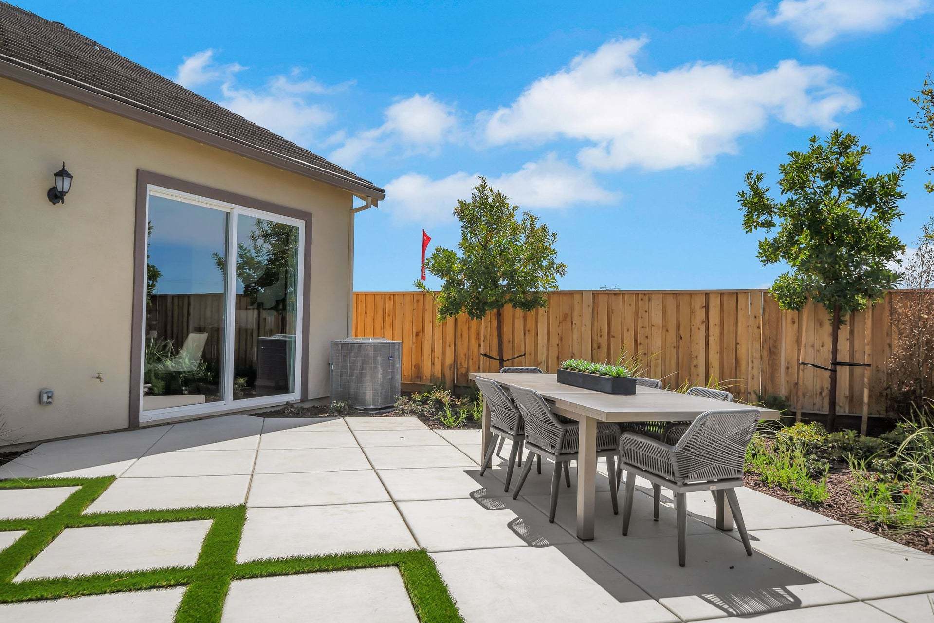 Residence 8 | Backyard