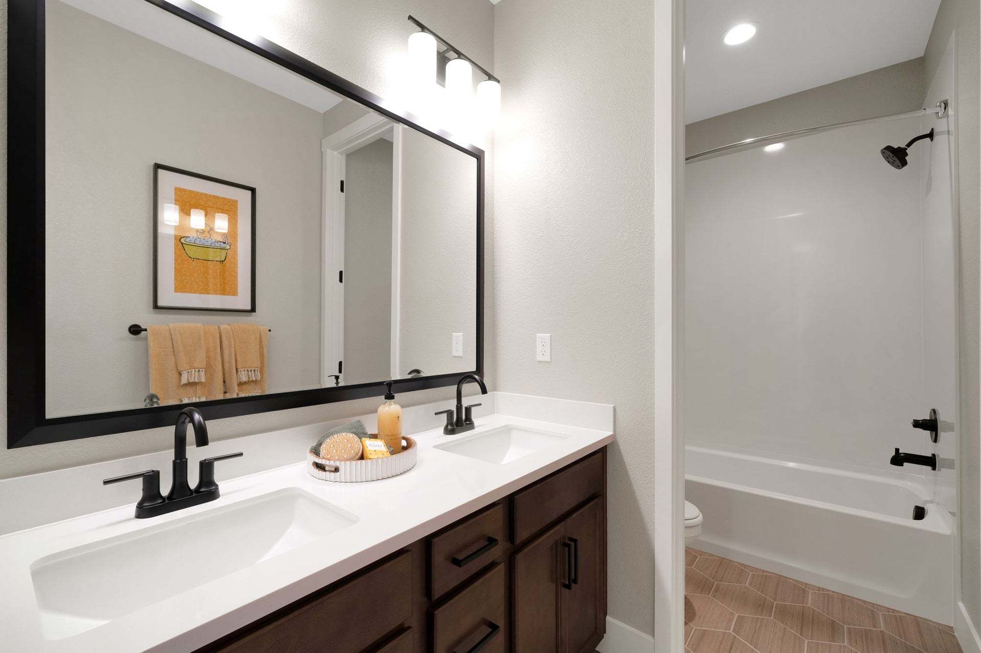Residence 9 | Bath 2