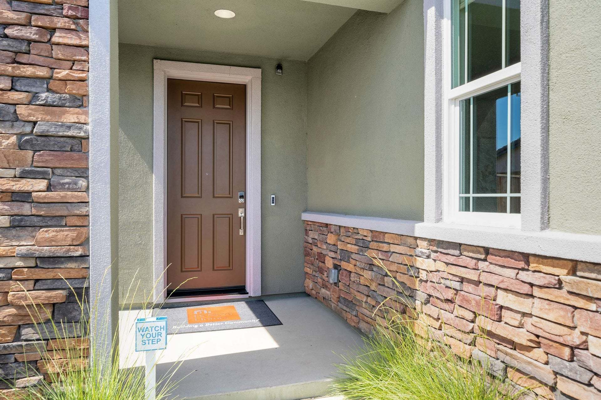 Residence 10 | Front Porch