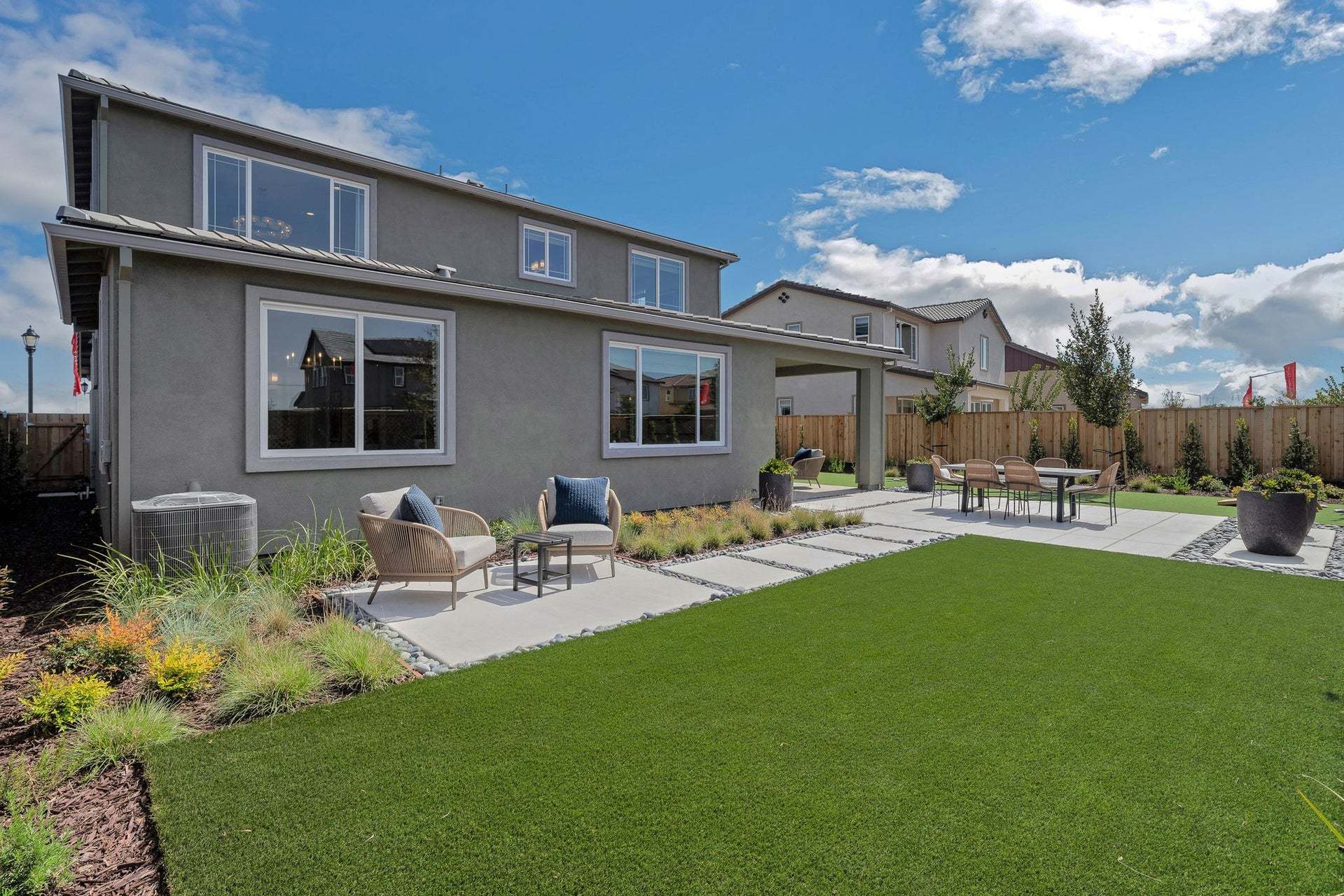 Residence 10 | Backyard