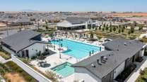 Luminescence at Liberty, 55+ Active Adult por DeNova Homes en Vallejo-Napa California
