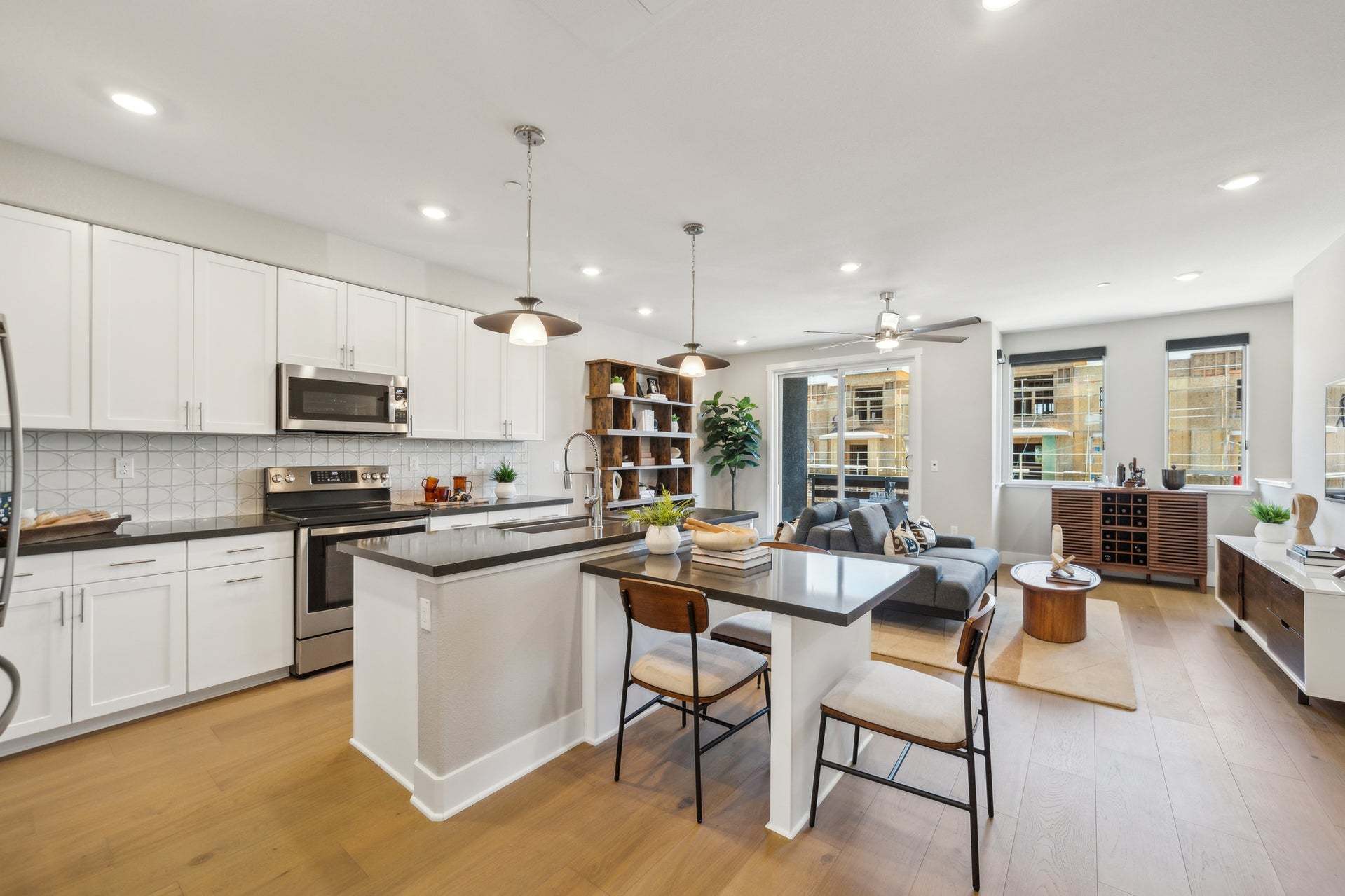 SF1 | Dining/Kitchen