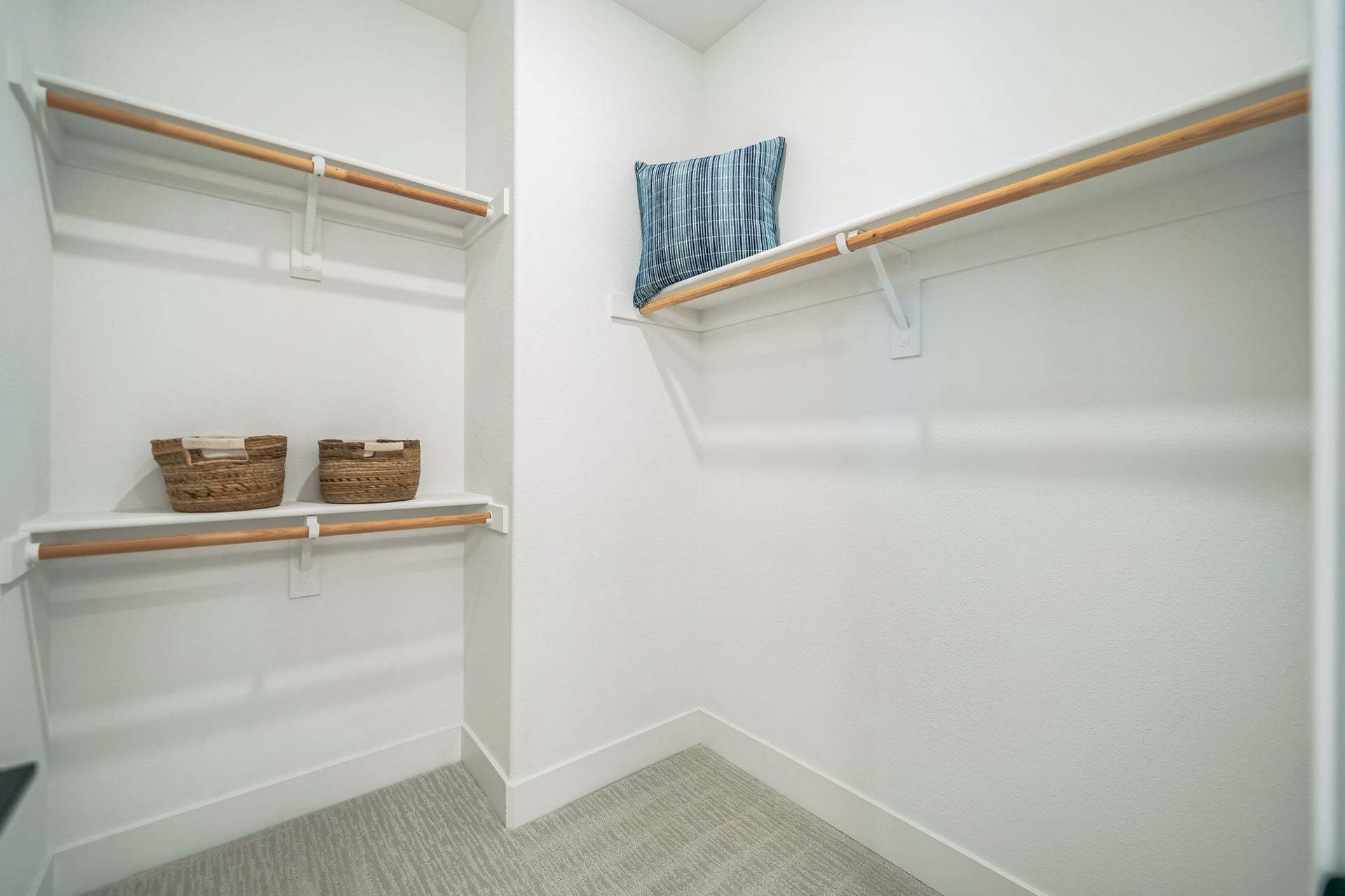 Residence 2 | Owner's Closet