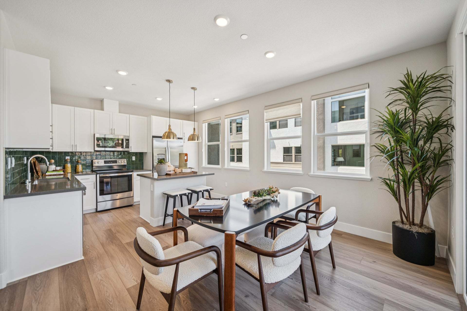 Residence 2 | Dining