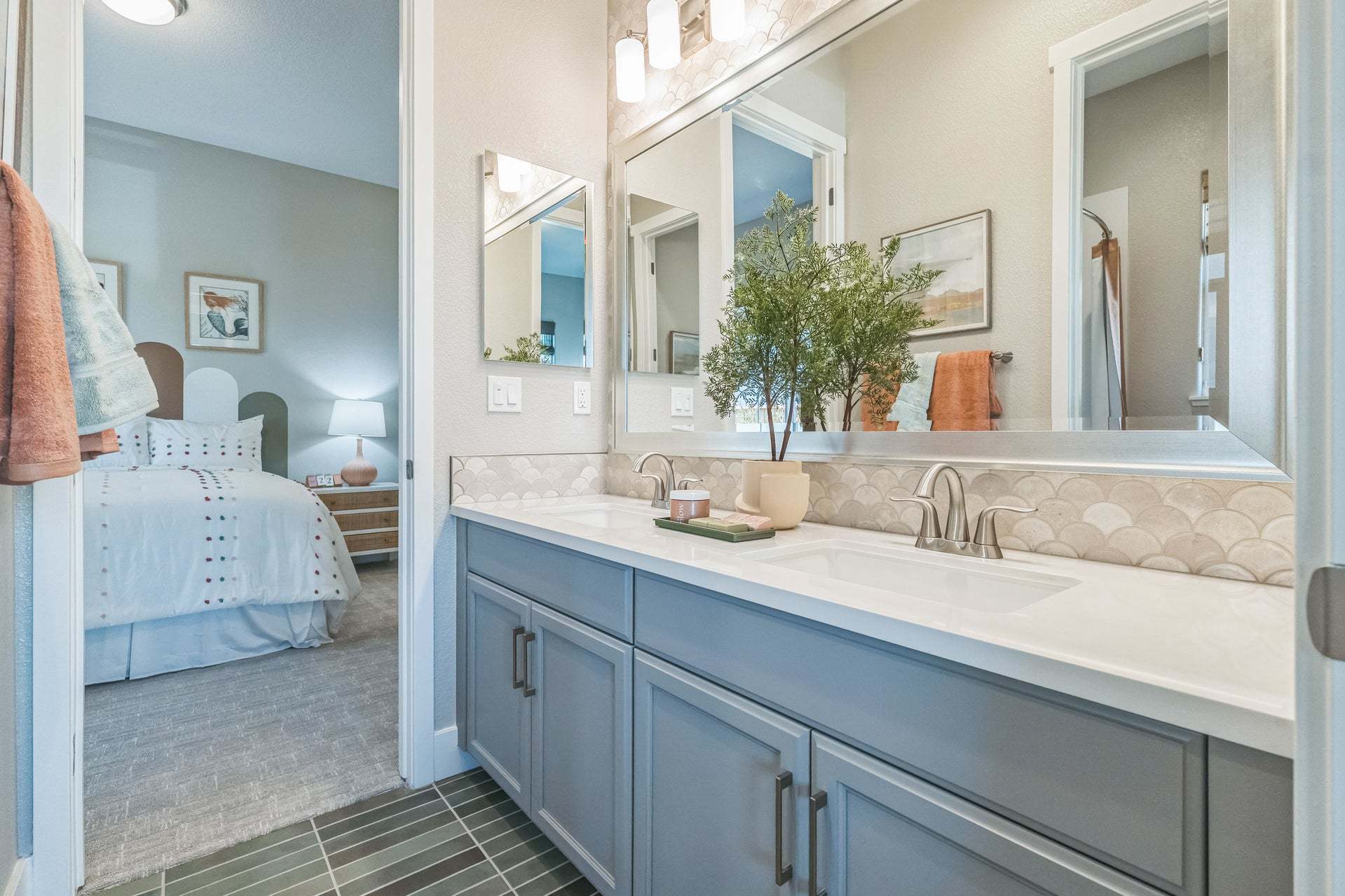 Residence 11 | Bath 2